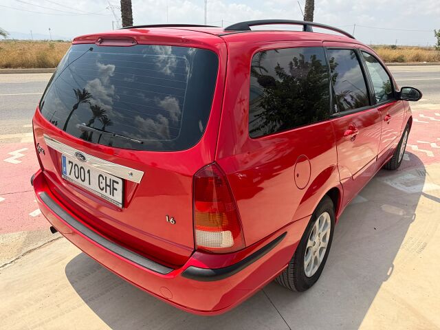 FORD FOCUS GHIA ESTATE 1.6 PETROL SPANISH LHD IN SPAIN 101000 MILES SUPERB 2003